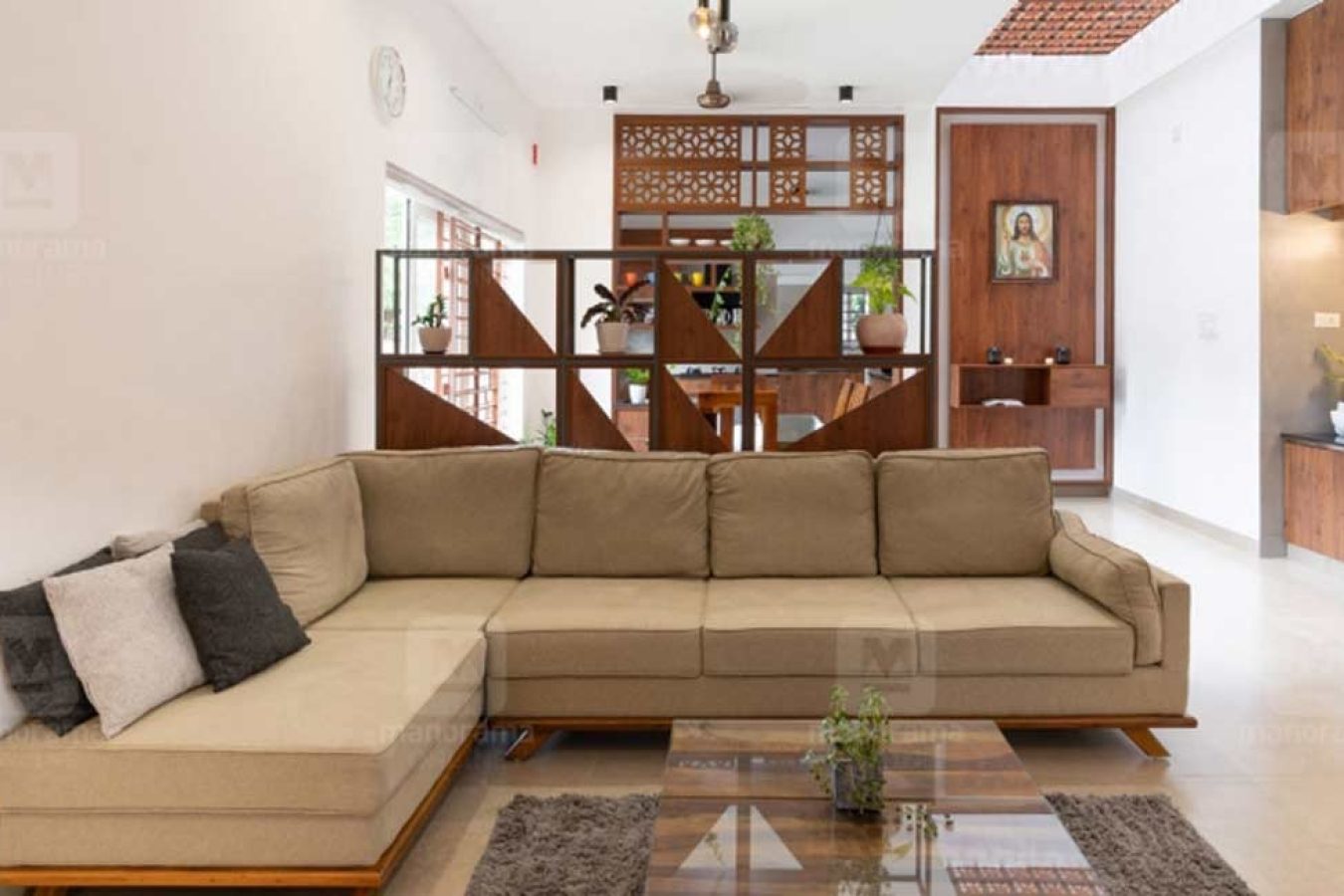 kaduthuruthy-house-living-c